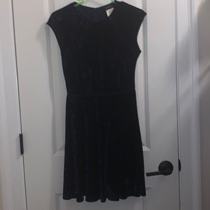 B. DARLIN SIZE 1/2 NAVY DRESS